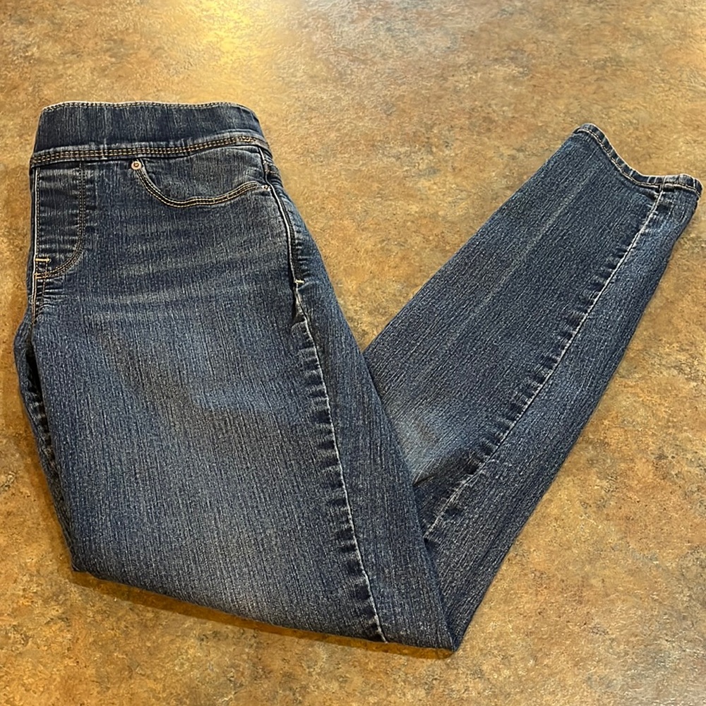 Levi womens jeans size 4!